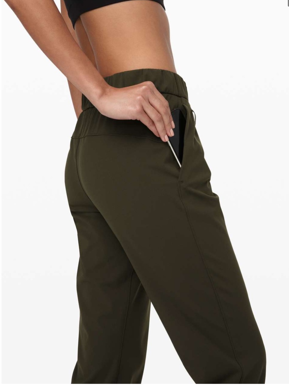 Lululemon On the Fly 7/8 Pant
Dark Olive, Women’s size 6 - Picture 4 of 12